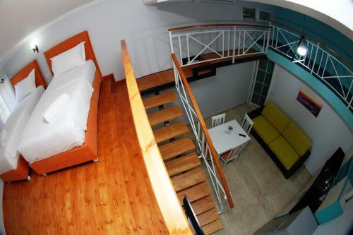 Crown Deluxe Apartments
