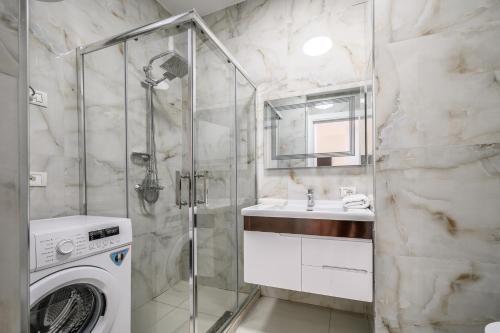 Luxury Apartment Skanderbag Square
