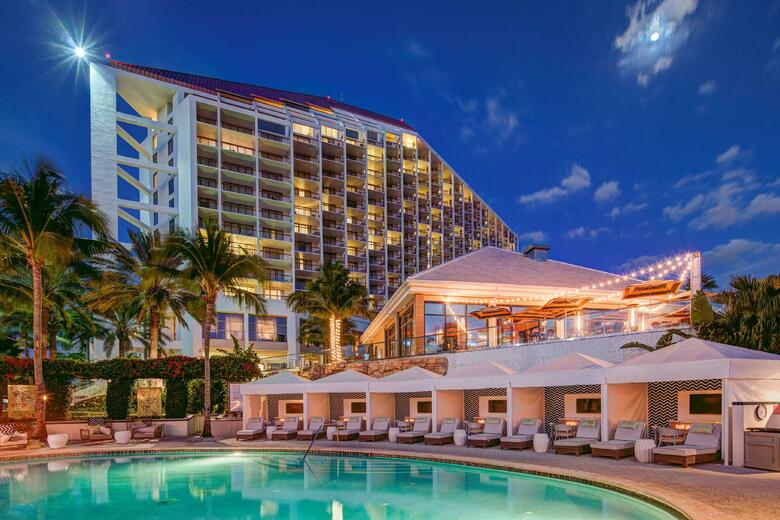 Hotel Naples Grande Beach Resort