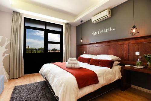 Hotel Feathers Lodge
