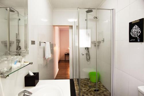 Hotel Feathers Lodge