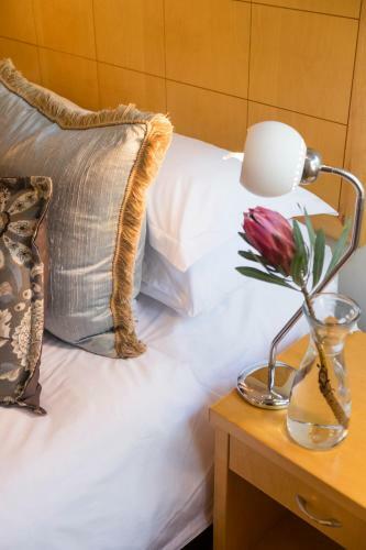 Hotel Feathers Lodge
