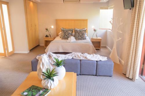 Hotel Feathers Lodge