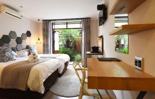 Hotel Feathers Lodge