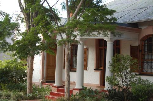 Hostal Park Gables Guest House