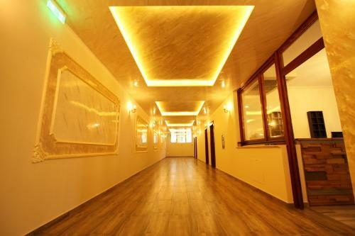 Hotel Rolex
