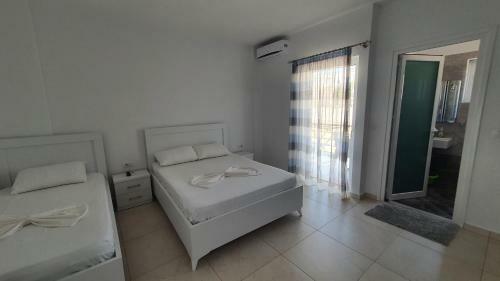 Hostal Villa Leni Oruci