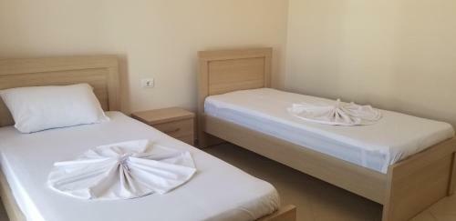 Hostal Villa Leni Oruci