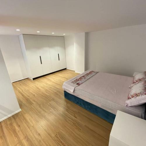 Apartament Me Qera Dublex Lungomare