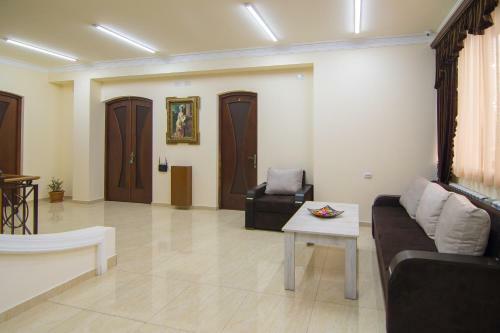Albergue Tatev Hotel And Tours
