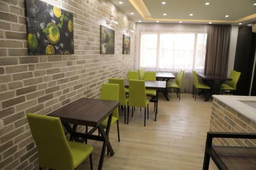 4room Hotel