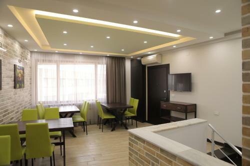 4room Hotel