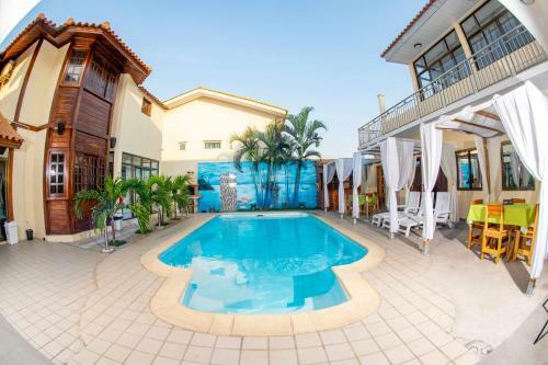 Hostal Ndussole House