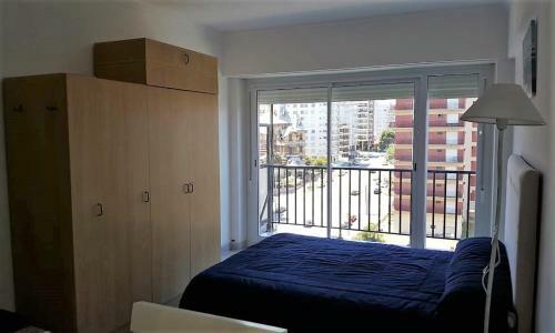 Apartamento Depto Zona Comercial Guemes A 200 Mts Del Mar