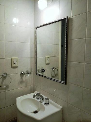 Apartamento Depto Zona Comercial Guemes A 200 Mts Del Mar