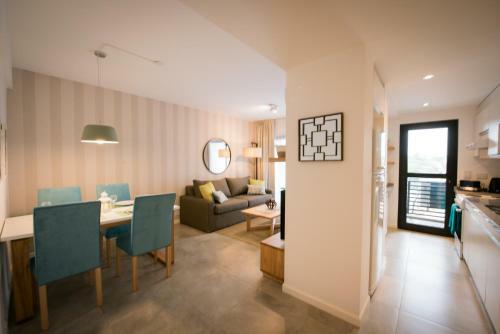 Apartamento 273 Avenida Victoria Aguirre I