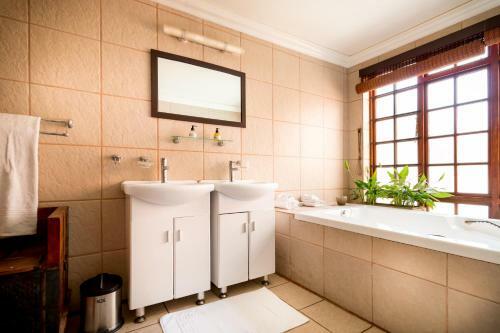 Hostal Coral Tree Inn