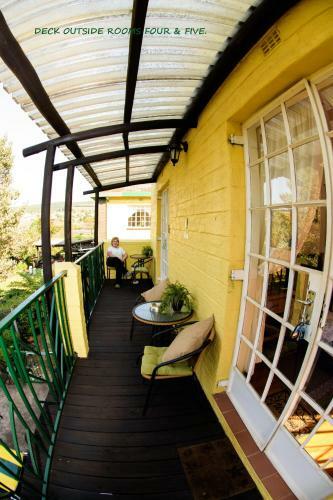 Hostal Wayfarers Guest House
