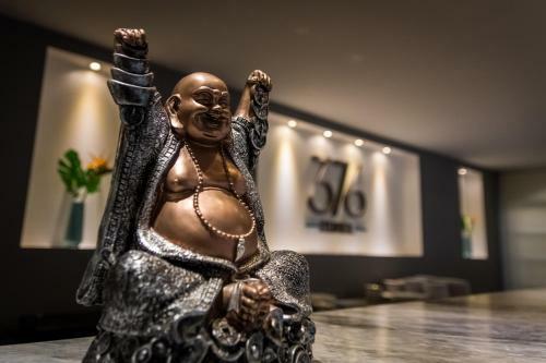 Hotel 376