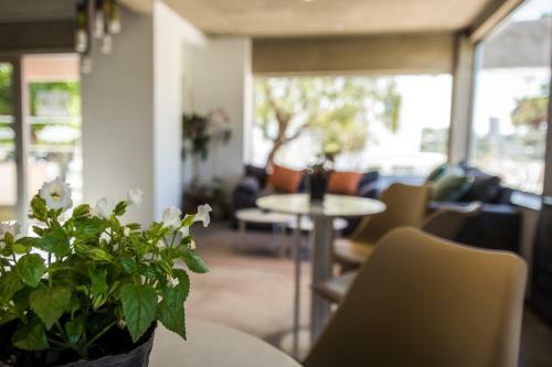 Hotel Costalago Suites