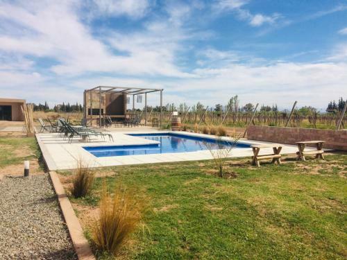 Tres Cruces Wine Lodge