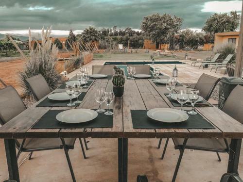 Tres Cruces Wine Lodge