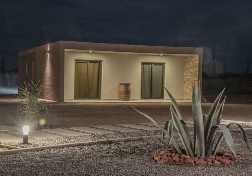 Tres Cruces Wine Lodge