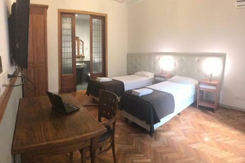 Hostal Baires House