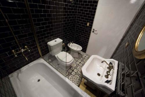 Apartamento Golden Moon Mid Century Modern