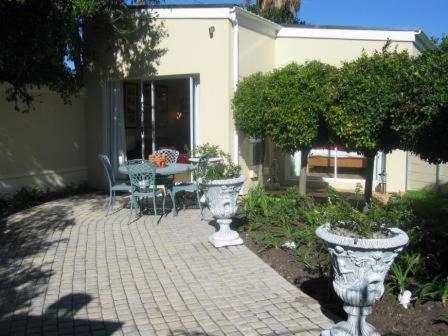 Hostal Navona Constantia Guest Cottage