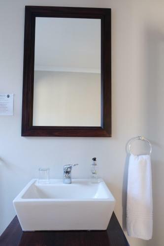 Hostal Constantia White Lodge Guest House