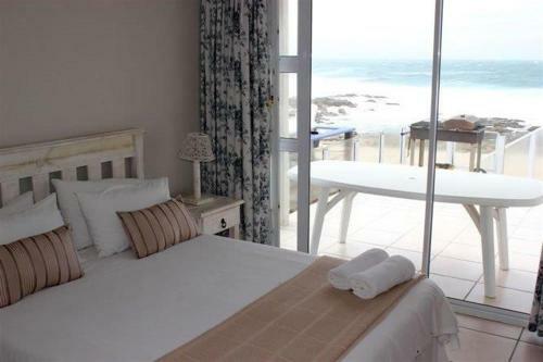 Point Village Beach Apartment