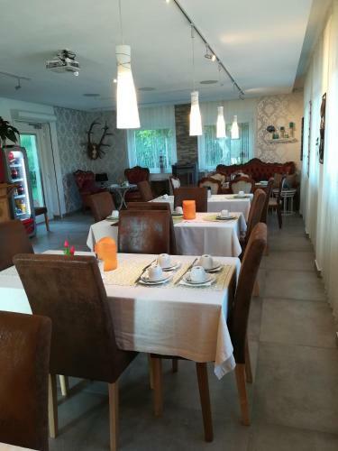Hostal G�stehaus Tschertou
