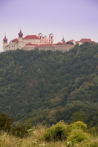 Bed & Breakfast G�stehaus Benediktinerstift G�ttweig