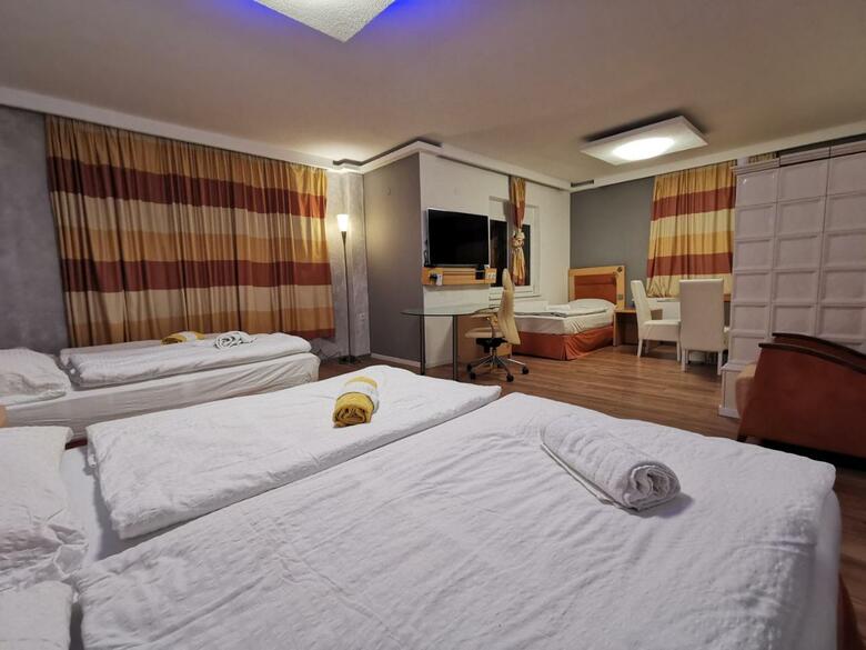 Hostal Pension F�hrenhain