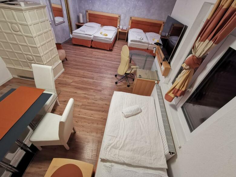 Hostal Pension F�hrenhain