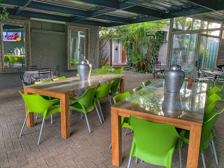 Hostal Dersley Manor