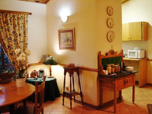 Hostal Camelia Guest House
