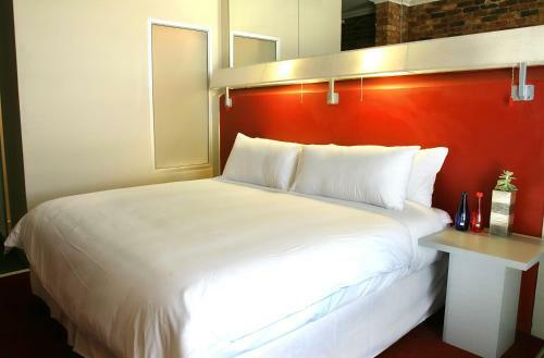 Hotel The Aviator Or Tambo