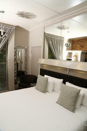 Hotel The Aviator Or Tambo
