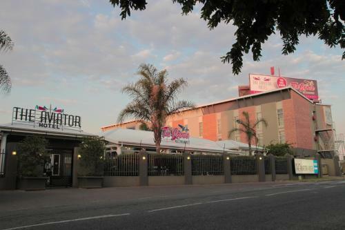 Hotel The Aviator Or Tambo