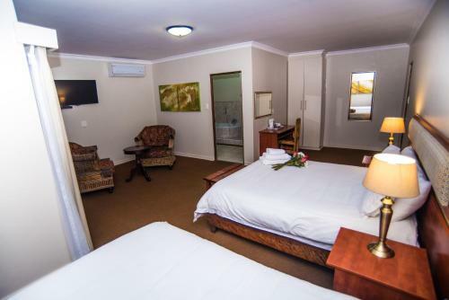 Hostal Adelante Lodge