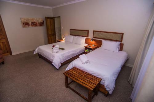 Hostal Adelante Lodge