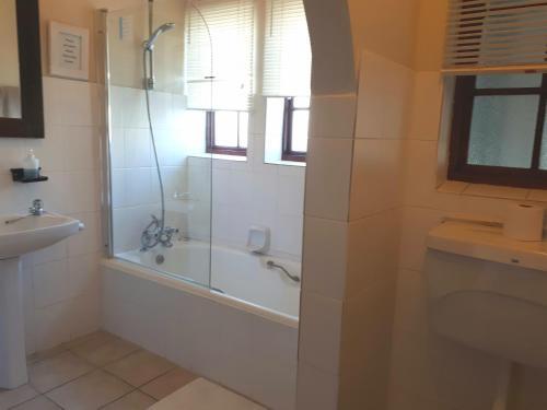 Hostal Dolphin Inn Guesthouse - Blouberg