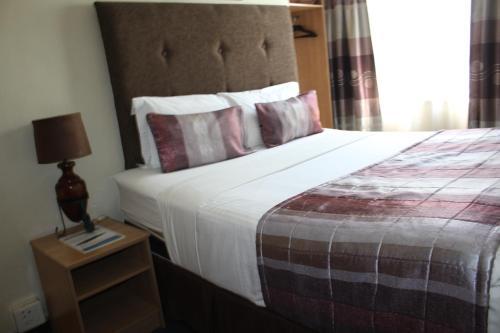 Hostal Ecotel Or Tambo Airport