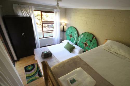 Saltycrax Backpackers And Surf Hostel