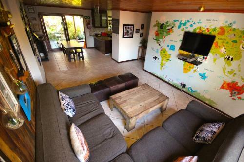 Saltycrax Backpackers And Surf Hostel