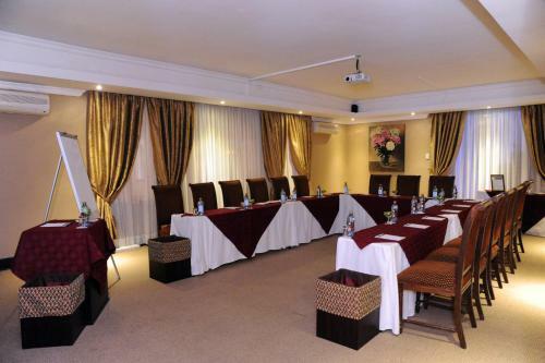 Anta Boga Hotel