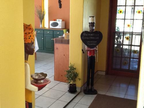 Hostal Sunflowers Guesthouse