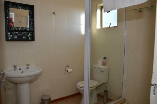 Hostal Two Bells Guest House